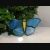 Witrażowy motyl w kolorze niebieskim